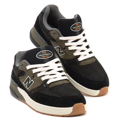 NM933 Andrew Reynolds (Black / Green)