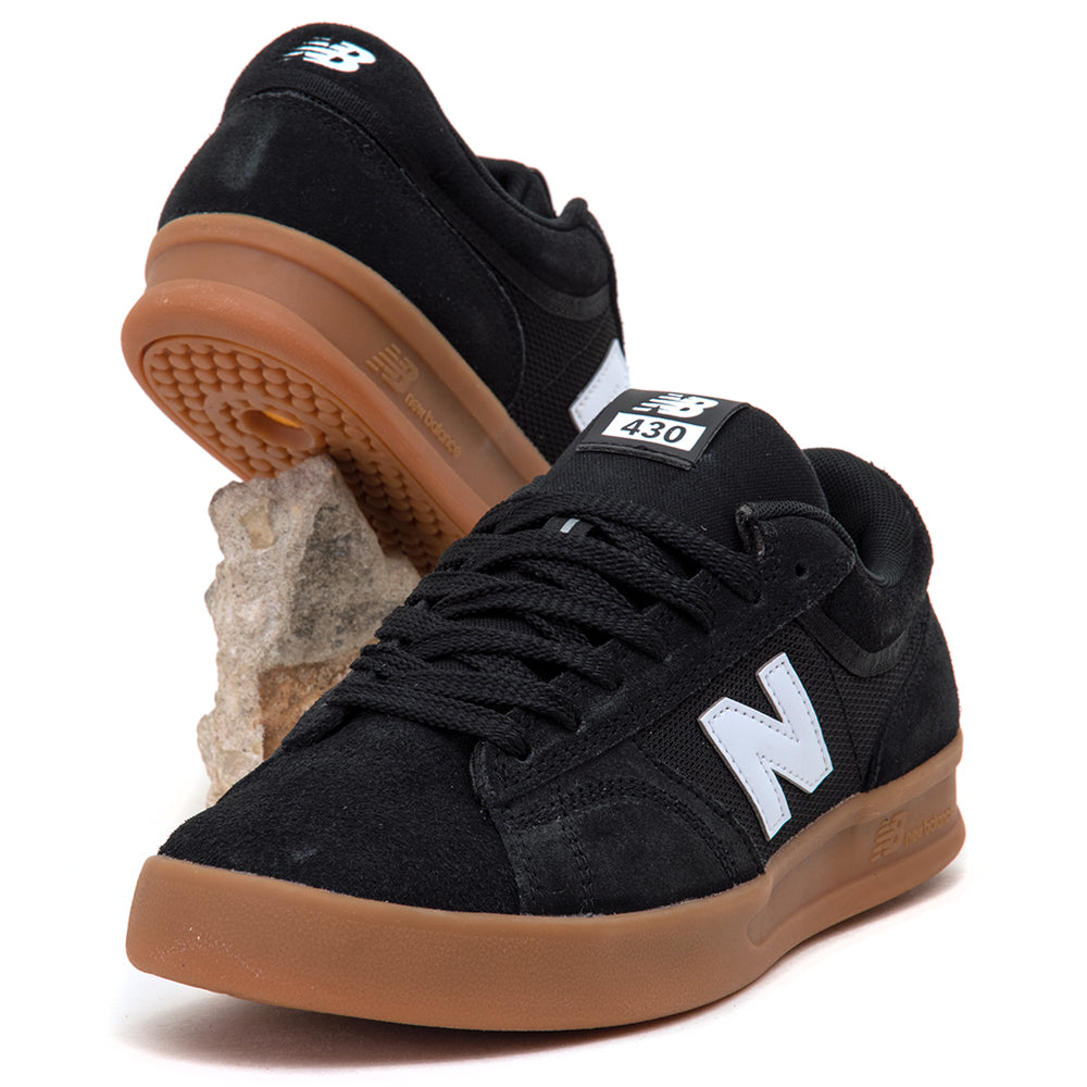 NM430 (Black / Gum)